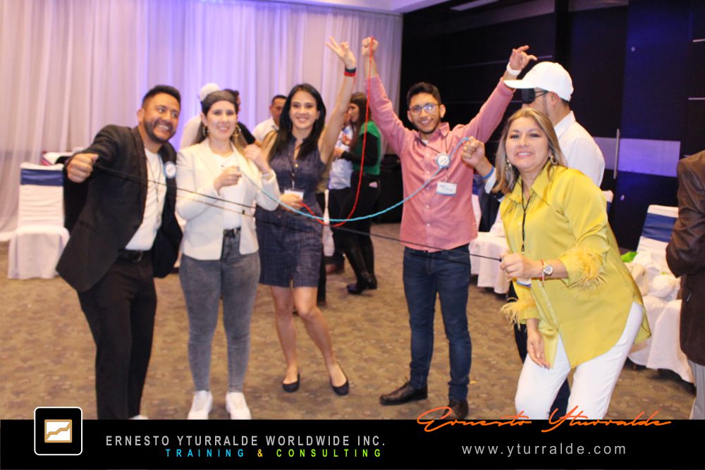 Team Building Group LATAM aplicando aprendizaje experiencial para fortalecer equipos